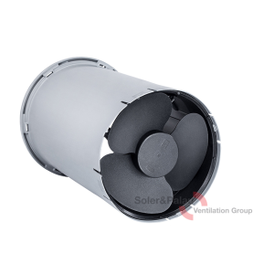 pripojovací nadstavec (500 mm), ktorý obsahuje keramický tepelný výmenník, ventilátor a filtre